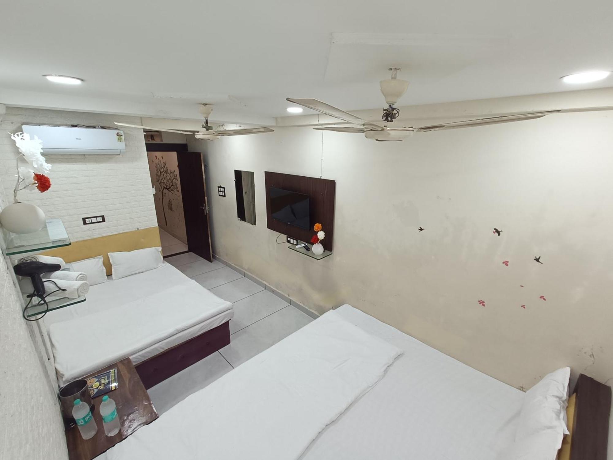 Hotel S Tower Ujjain Exterior foto