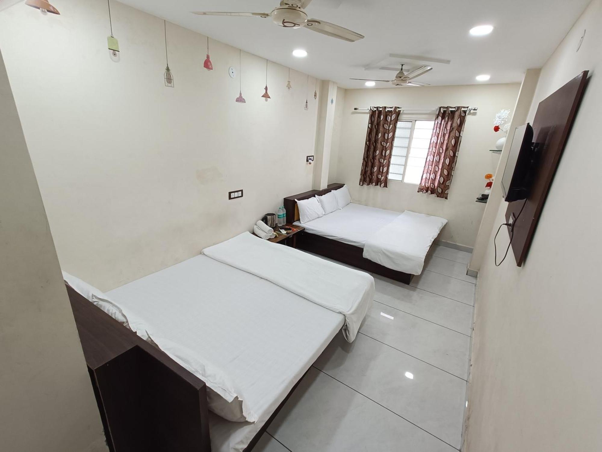Hotel S Tower Ujjain Exterior foto